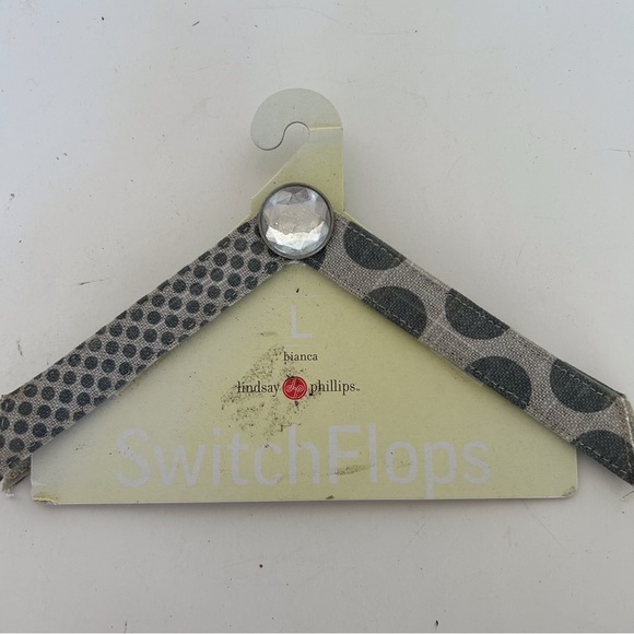 LINDSAY PHILLIPS SWITCH FLOPS SIZE LARGE - Picture 5 of 10